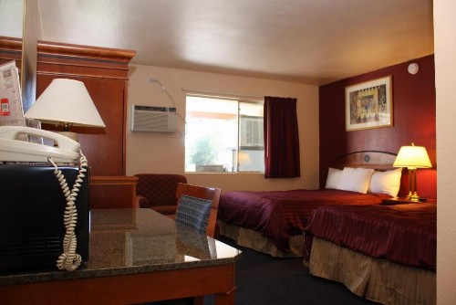 Budget Inn - image 16
