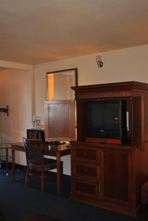 Budget Inn - image 24