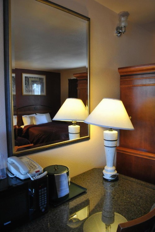 Budget Inn - image 26