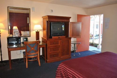 Budget Inn - image 29