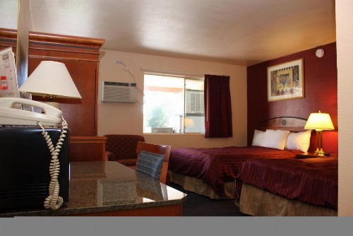 Budget Inn - image 3