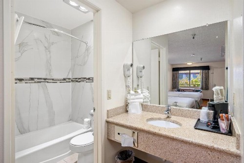 DOWNTOWN SLO INN - SAN LUIS OBISPO - image 11