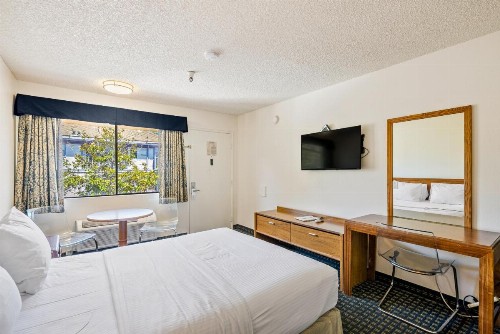 DOWNTOWN SLO INN - SAN LUIS OBISPO - image 18