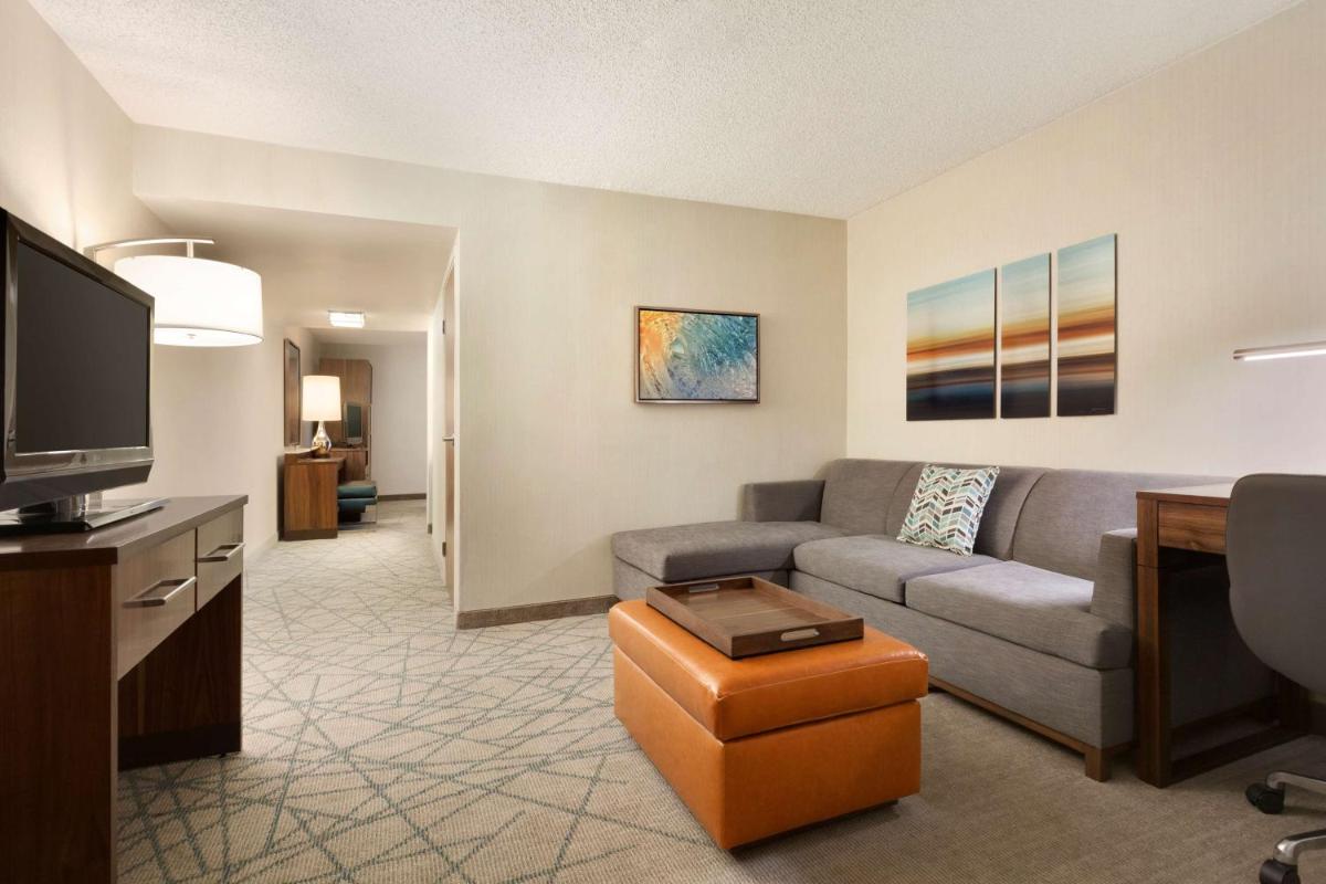 Embassy Suites San Luis Obispo - image 3