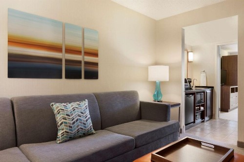Embassy Suites San Luis Obispo - image 40