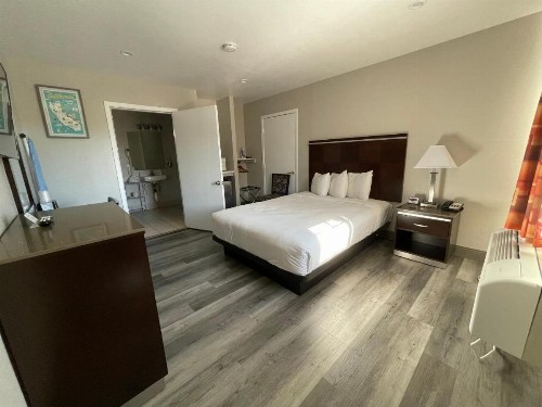 University Inn at San Luis Obispo - image 12