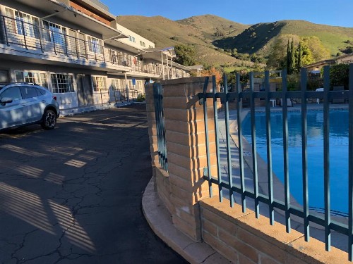 University Inn at San Luis Obispo - image 3