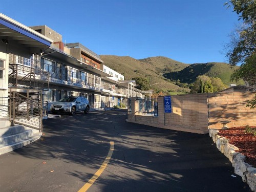 University Inn at San Luis Obispo - image 4