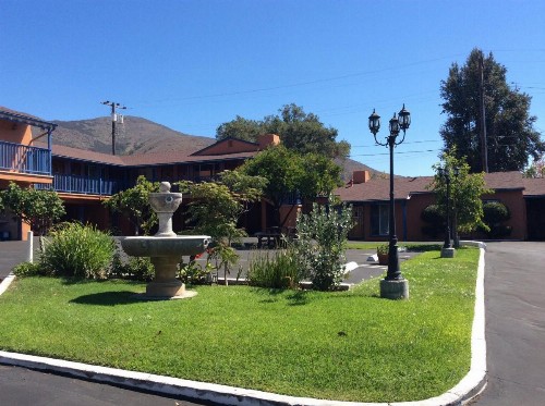 Los Padres Inn - image 4