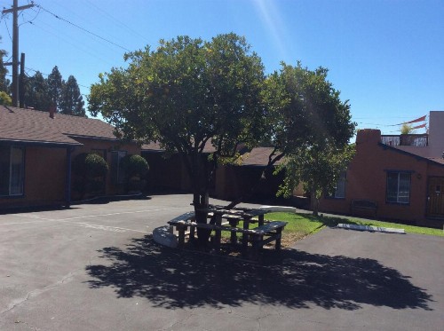 Los Padres Inn - image 7