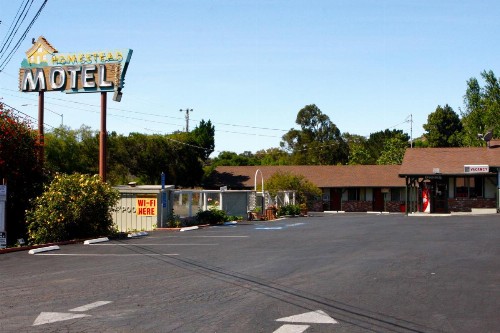 Homestead Motel - image 1
