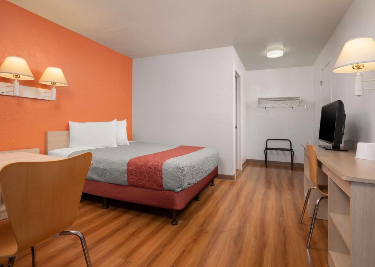 Motel 6-San Luis Obispo CA - North - image 6