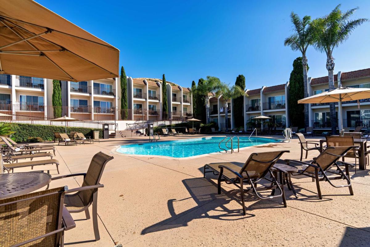 Best Western Plus Royal Oak Hotel - main image