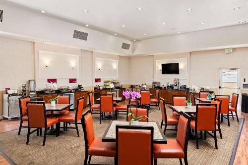 Best Western Plus Royal Oak Hotel - image 11