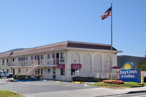 Days Inn by Wyndham San Marcos - image 1