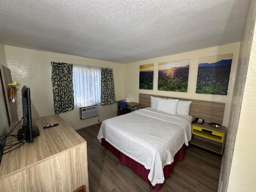 Days Inn by Wyndham San Marcos - image 11