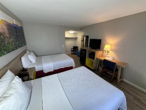 Days Inn by Wyndham San Marcos - image 12