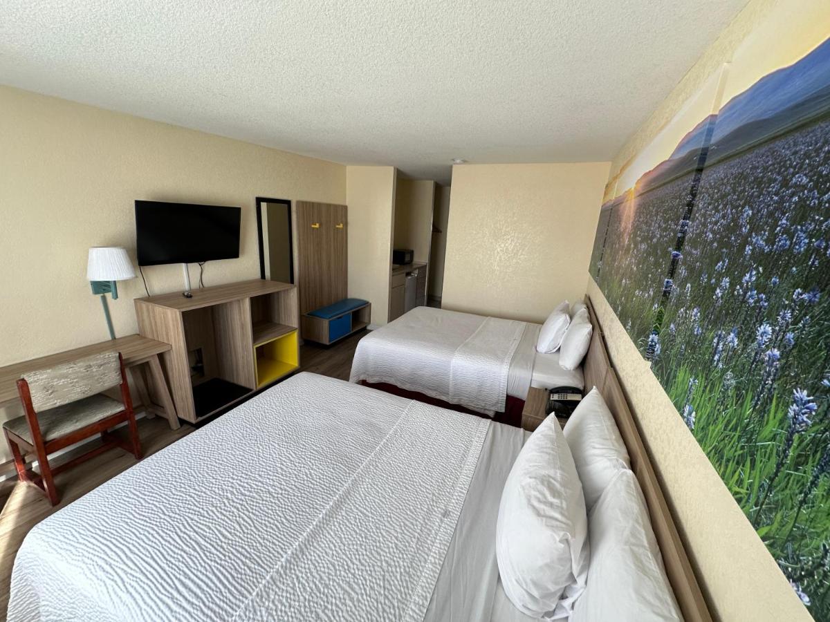 Days Inn by Wyndham San Marcos - image 2