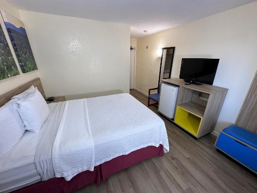Days Inn by Wyndham San Marcos - image 5