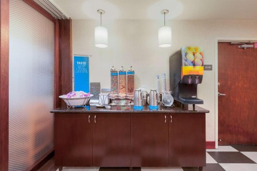 Hampton Inn San Marcos - image 15