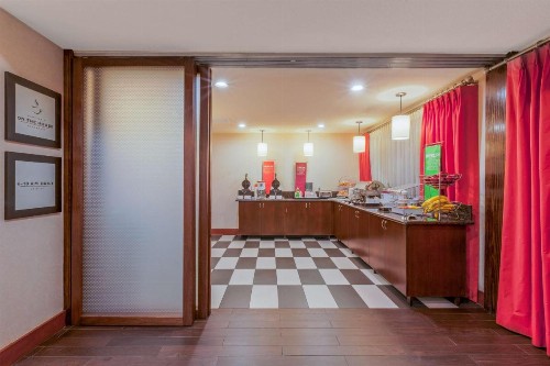 Hampton Inn San Marcos - image 16