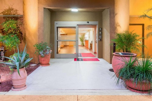 Hampton Inn San Marcos - image 3