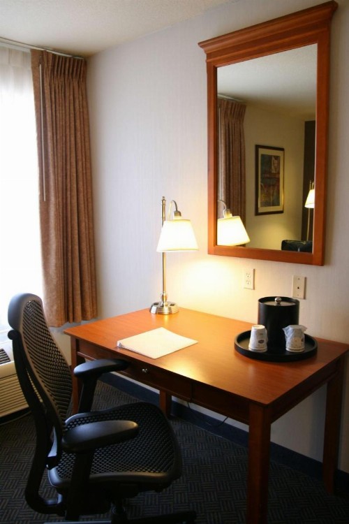 Hampton Inn San Marcos - image 39
