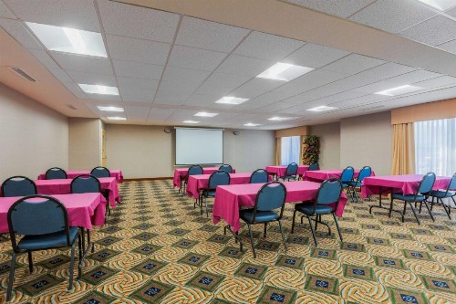 Hampton Inn San Marcos - image 48