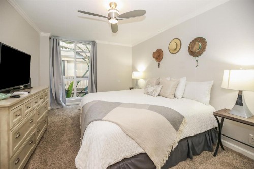 B209 - Beachside Getaway - image 31