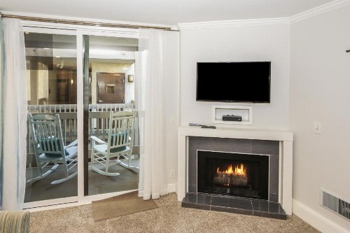 B209 - Beachside Getaway - image 33