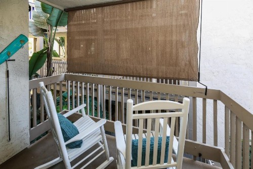 B209 - Beachside Getaway - image 35