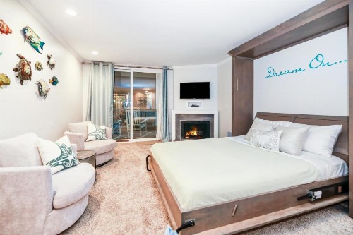 B209 - Beachside Getaway - image 40