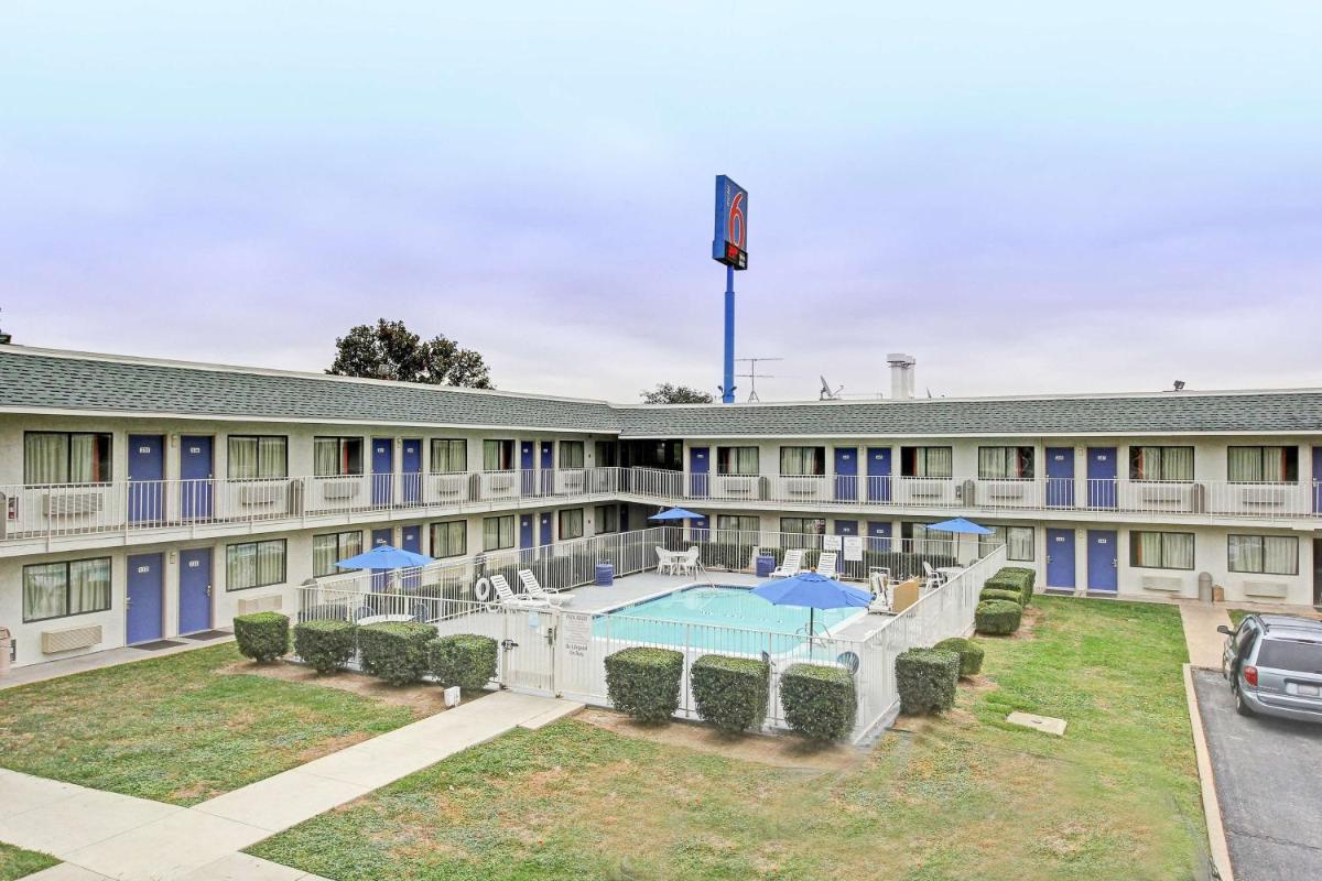 Motel 6-San Marcos TX - main image