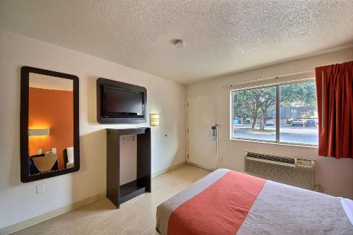 Motel 6-San Marcos TX - image 13