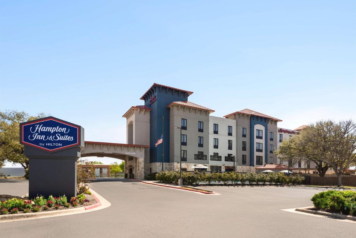 Hampton Inn & Suites San Marcos - main image