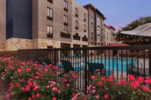 Hampton Inn & Suites San Marcos - image 12