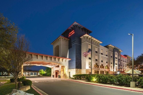 Hampton Inn & Suites San Marcos - image 2