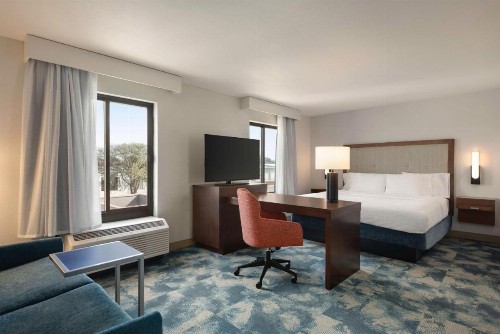 Hampton Inn & Suites San Marcos - image 23