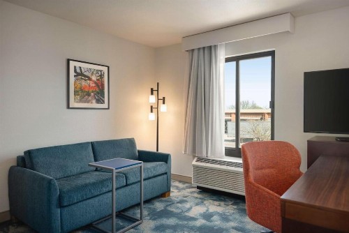 Hampton Inn & Suites San Marcos - image 28