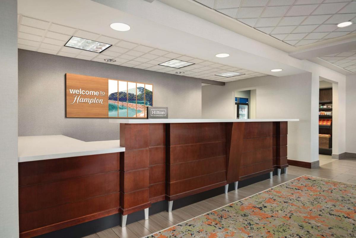 Hampton Inn & Suites San Marcos - image 3