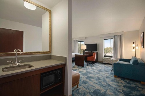 Hampton Inn & Suites San Marcos - image 33