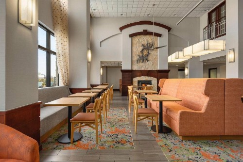 Hampton Inn & Suites San Marcos - image 4