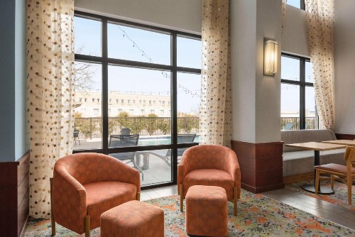 Hampton Inn & Suites San Marcos - image 6