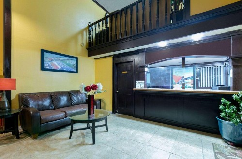 Howard Johnson by Wyndham San Marcos - image 28