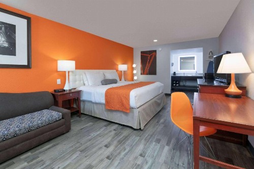 Howard Johnson by Wyndham San Marcos - image 29