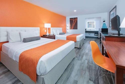 Howard Johnson by Wyndham San Marcos - image 42