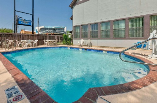 Howard Johnson by Wyndham San Marcos - image 47
