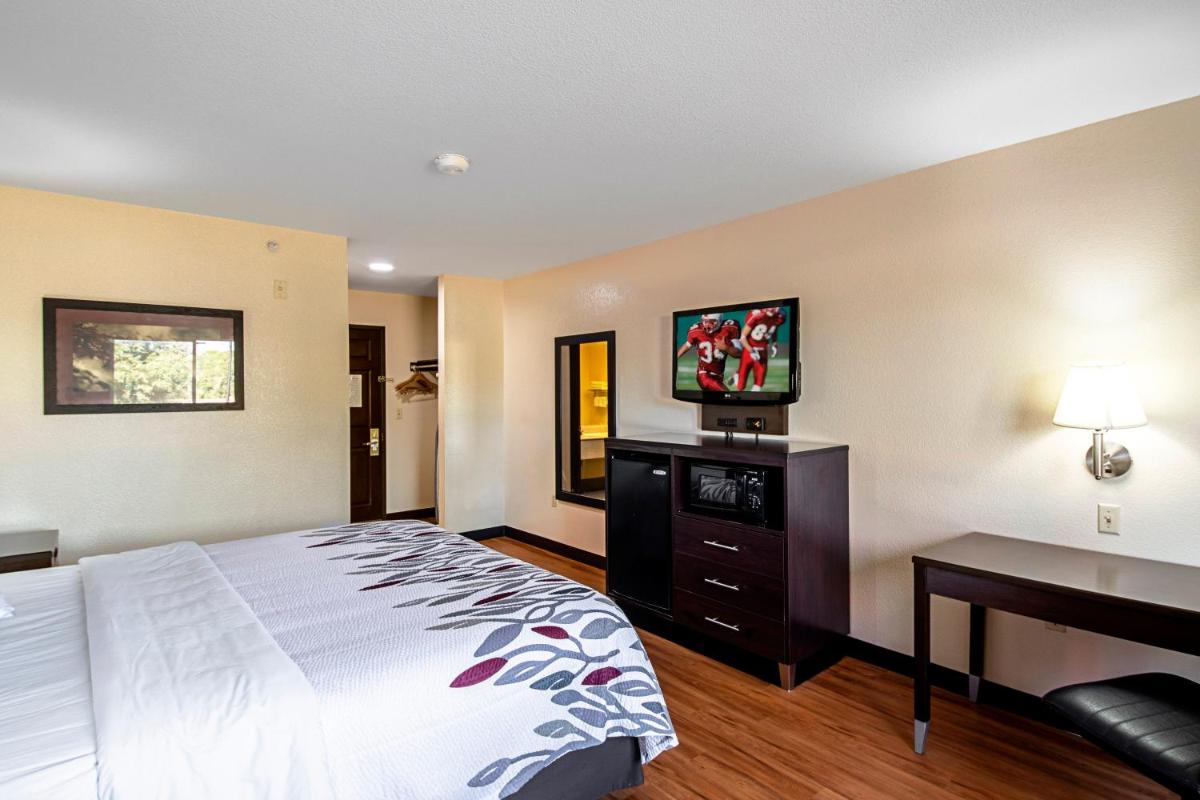 Red Roof Inn San Marcos - main image