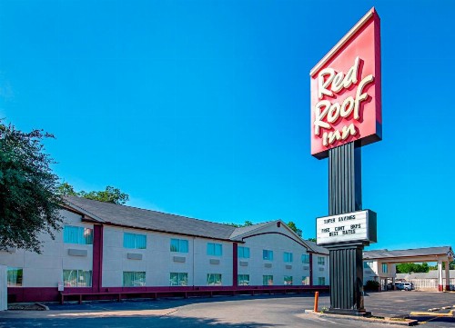 Red Roof Inn San Marcos - image 2