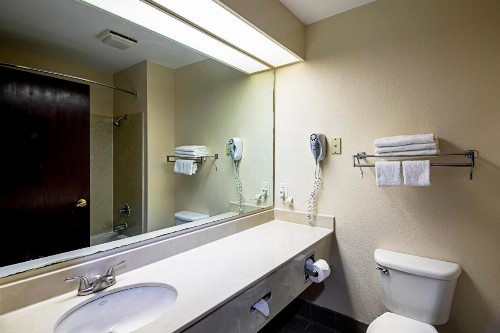 Red Roof Inn San Marcos - image 31